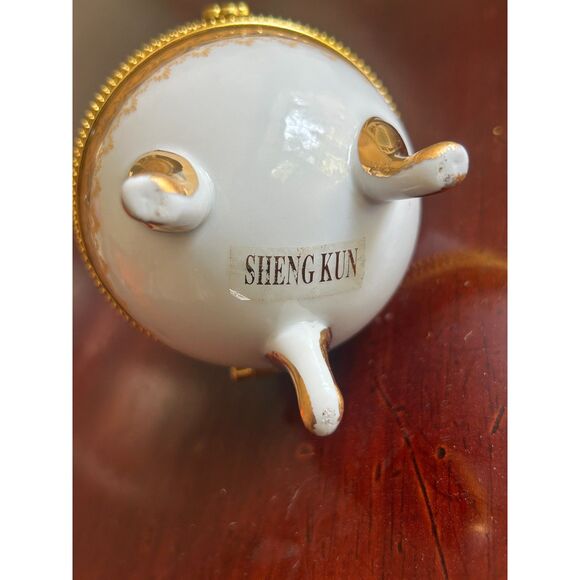 Vintage Ceramic Egg Trinket box by Sheng Kun - Picture 2 of 4